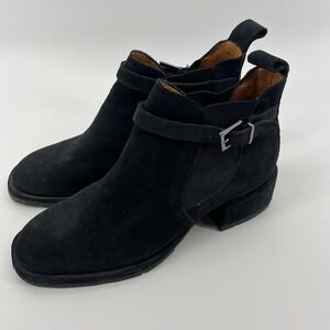 Women's Black Suede Cole Haan Boots 6.5 EUC‎